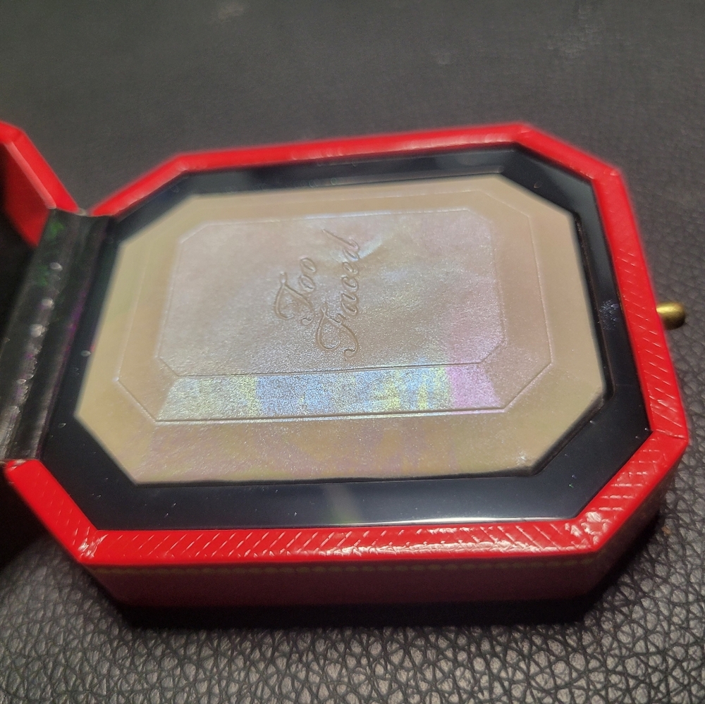 Too Faced Diamond Light - Picture 7 of 9